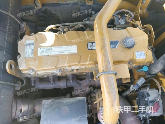 氣門室蓋螺絲特寫(上車部件) 氣門室蓋螺絲特寫(上車部件)