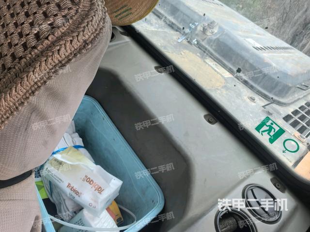 座椅后部(駕駛室部分) 座椅后部(駕駛室部分)
