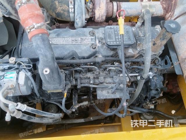 氣門室蓋螺絲特寫（上車部件）