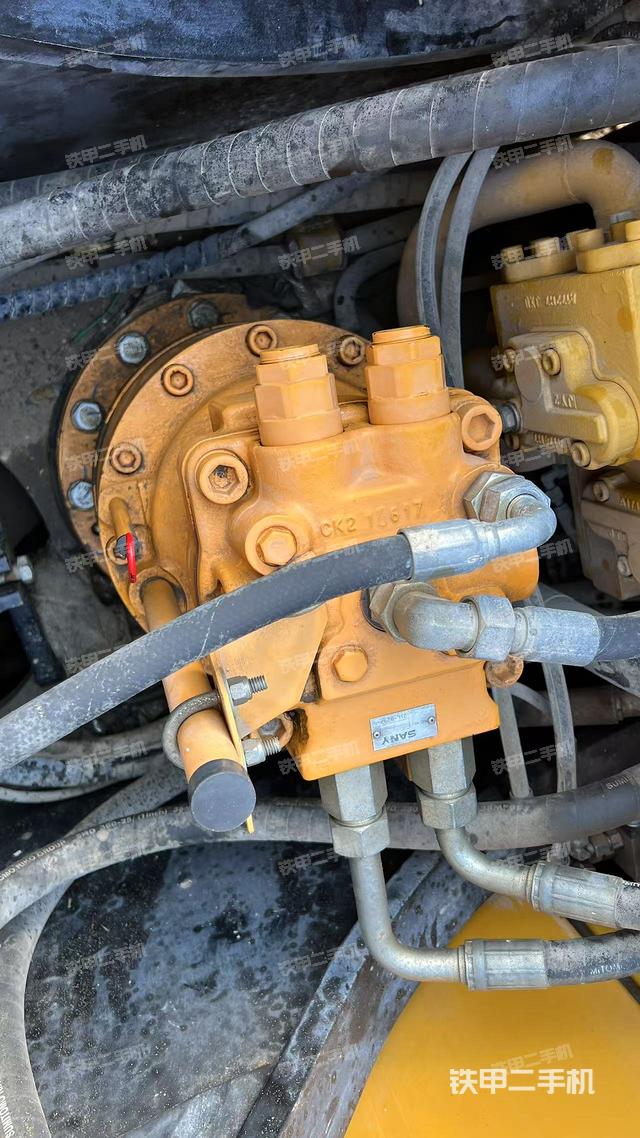 回轉(zhuǎn)馬達(dá)（上車部件）