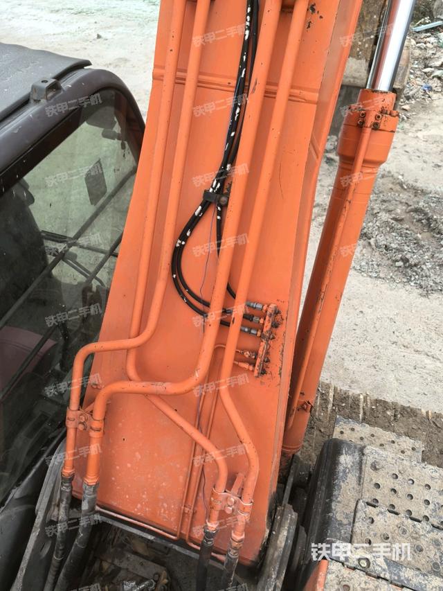 大臂背部俯視（工作和回轉(zhuǎn)裝置）