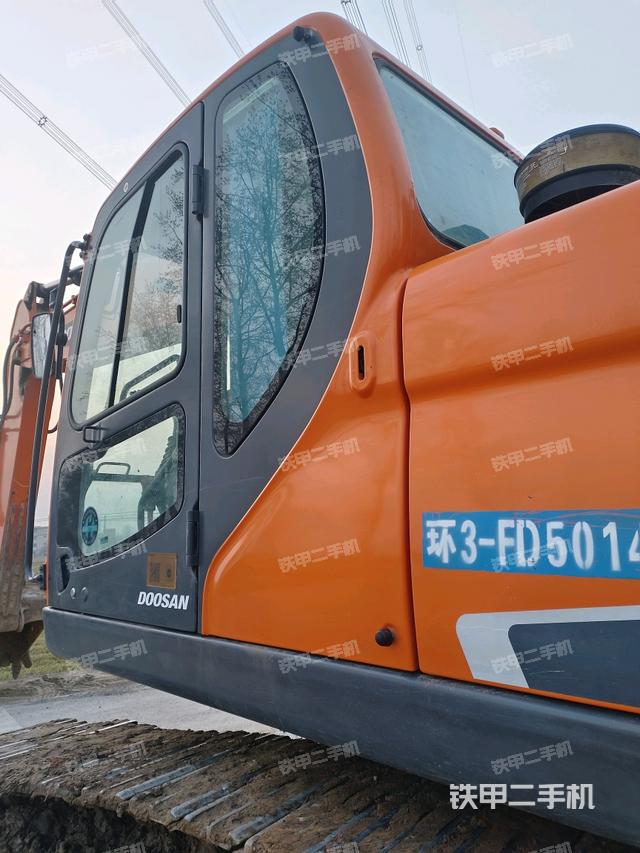 駕駛室左后45度（駕駛室部分）