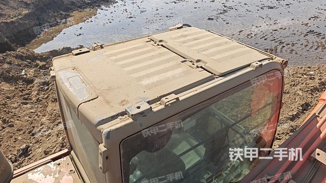 駕駛室頂部（整機(jī)外觀）