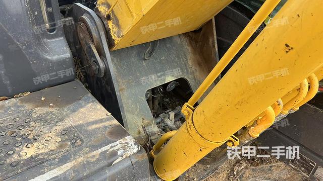 大臂根部?斜視(工作和回轉(zhuǎn)裝置) 大臂根部?斜視(工作和回轉(zhuǎn)裝置)