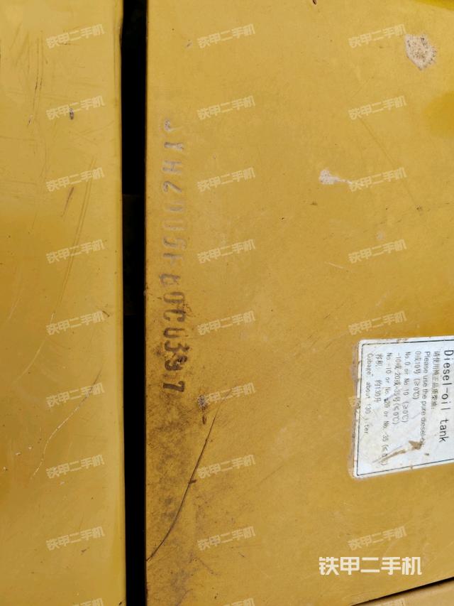 轉(zhuǎn)盤和下車架正前（工作和回轉(zhuǎn)裝置）