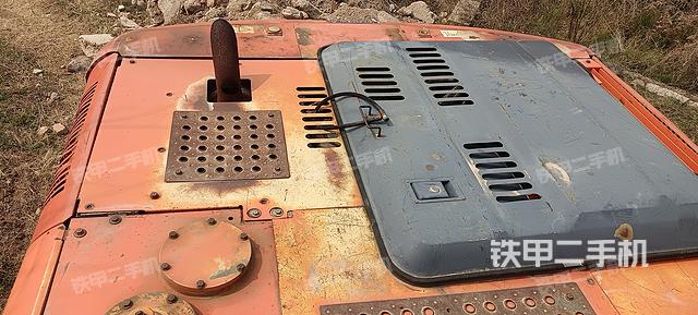 驾驶室顶部（整机外观）