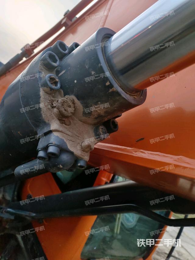 大臂油缸整體?豎拍（工作和回轉(zhuǎn)裝置）