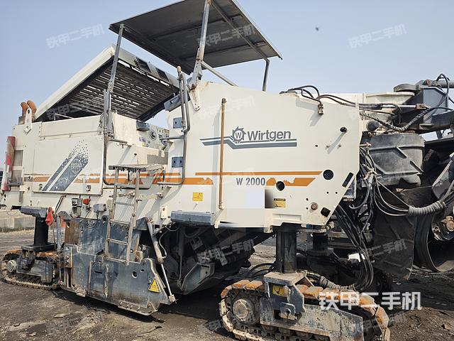 整机左侧（设备外观及核心部件）