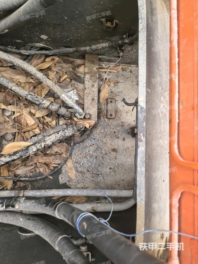 中央回轉(zhuǎn)接頭特寫（上車部件）