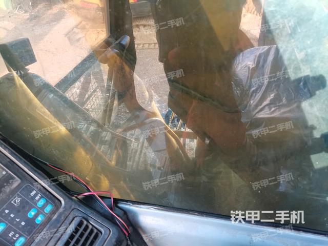 右側(cè)玻璃角標(biāo)(駕駛室部分) 右側(cè)玻璃角標(biāo)(駕駛室部分)