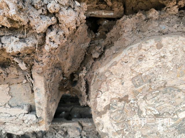 右驅動輪（行走機構）