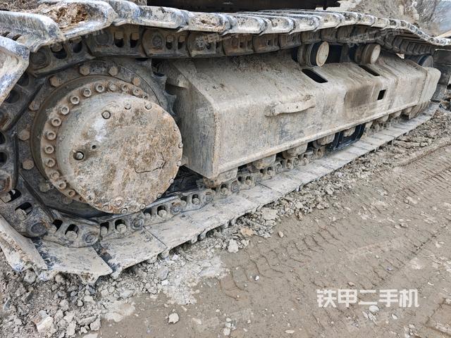 單側(cè)履帶整體（整機(jī)外觀）