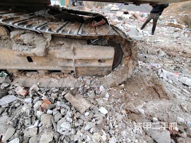 左驅(qū)動輪（行走機(jī)構(gòu)）