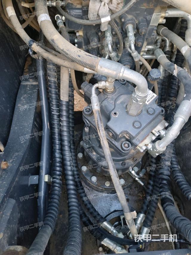 回轉(zhuǎn)馬達(dá)（上車部件）