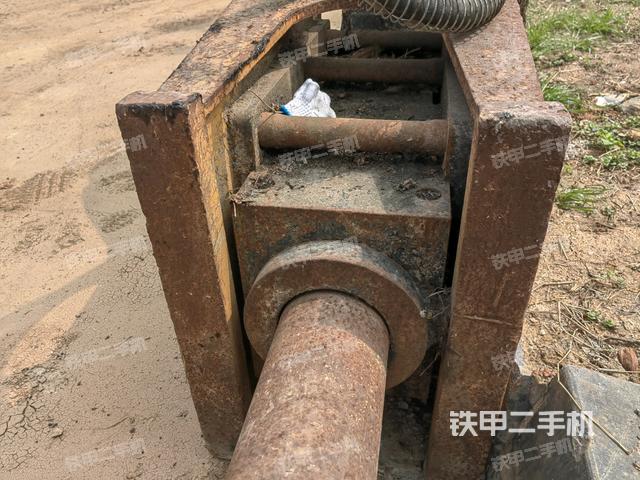 整機右側（設備外觀及核心部件）