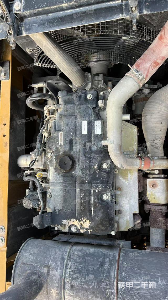 發(fā)動(dòng)機(jī)室（上車部件）