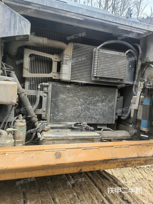 散熱器正面(大件艙室) 散熱器正面(大件艙室)