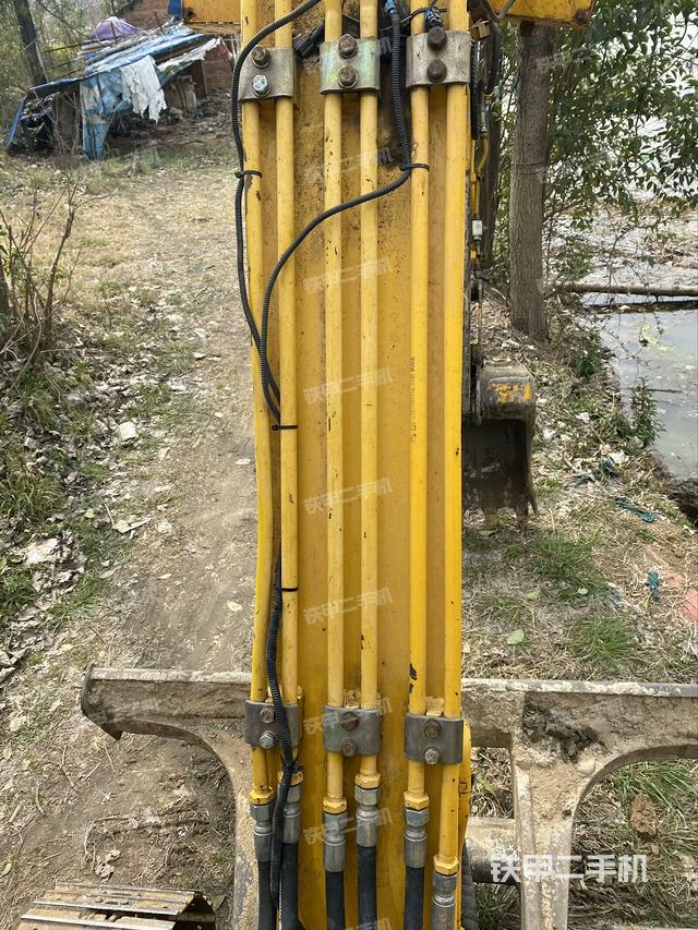 大臂背部俯視（工作和回轉(zhuǎn)裝置）