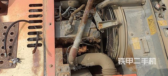 回转马达和主控阀（整机外观）