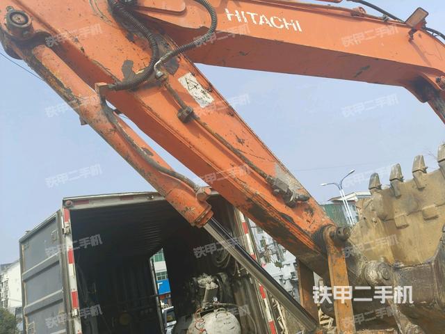 大臂根部?斜（工作和回轉(zhuǎn)裝置）