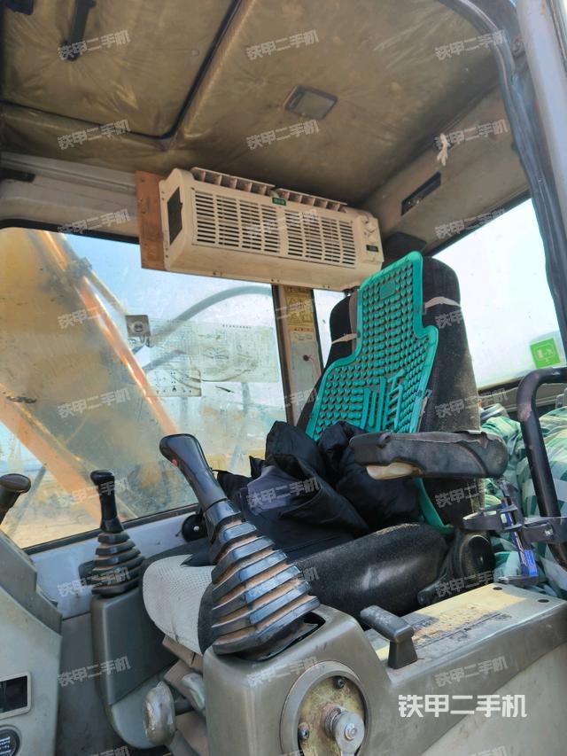 座椅后部（駕駛室部分）