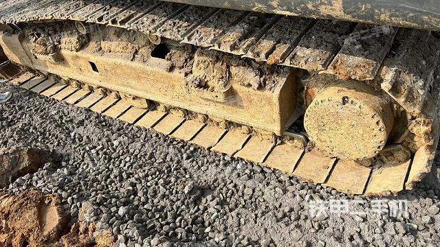 右側(cè)履帶整體(行走機構(gòu)) 右側(cè)履帶整體(行走機構(gòu))