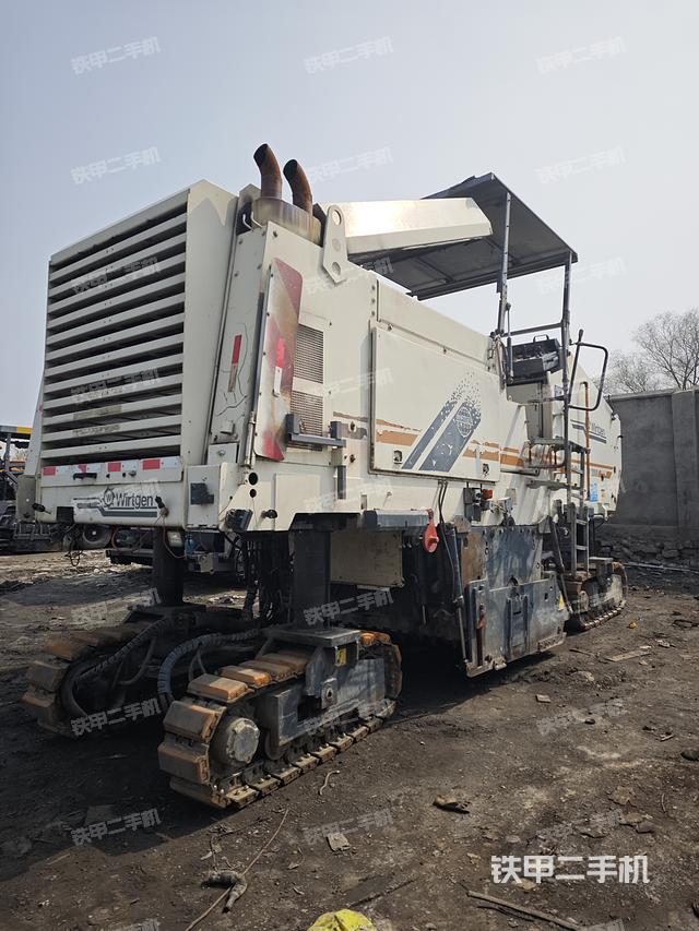 整机右后45°（设备外观及核心部件）