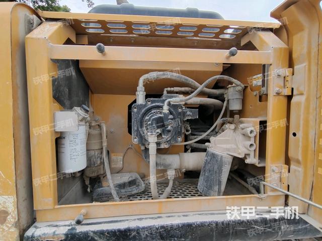 液壓泵斜45?左（大件艙室）