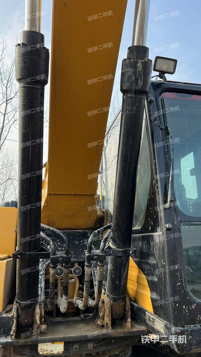 大臂油缸整體?豎拍（工作和回轉(zhuǎn)裝置）