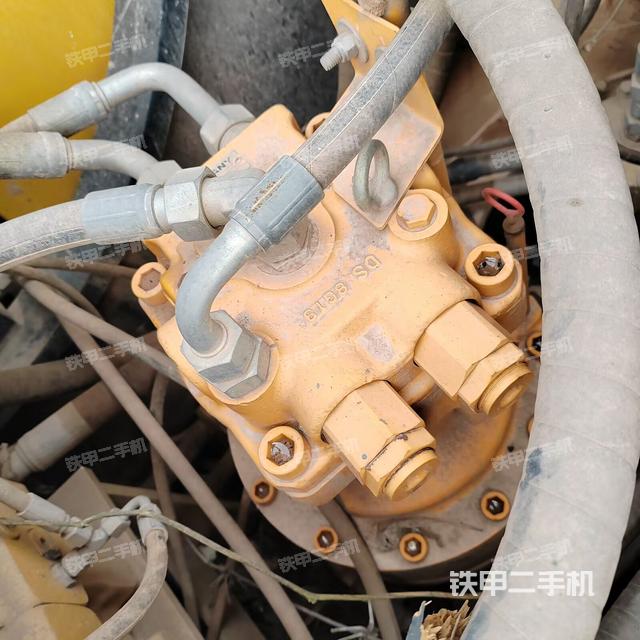 回轉(zhuǎn)馬達（上車部件）