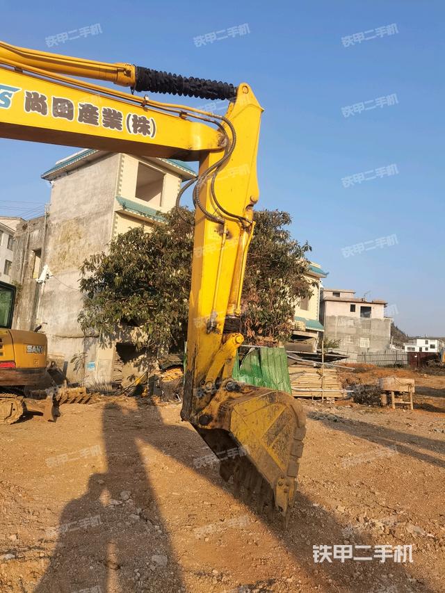 小臂整體右前(工作和回轉(zhuǎn)裝置) 小臂整體右前(工作和回轉(zhuǎn)裝置)