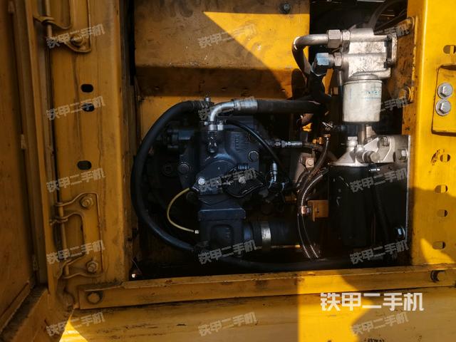 液壓泵斜45?左(大件艙室) 液壓泵斜45?左(大件艙室)