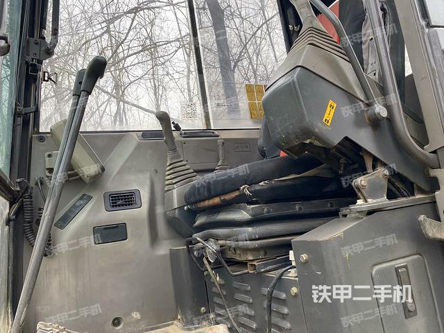 ?駕駛室正側(cè)（駕駛室部分）