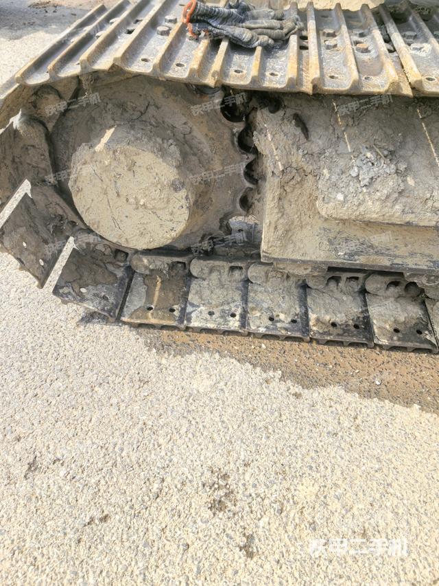 右驅(qū)動輪（行走機(jī)構(gòu)）