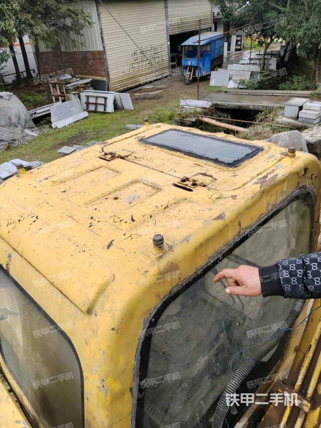 駕駛室頂部俯視(上車部件) 駕駛室頂部俯視(上車部件)