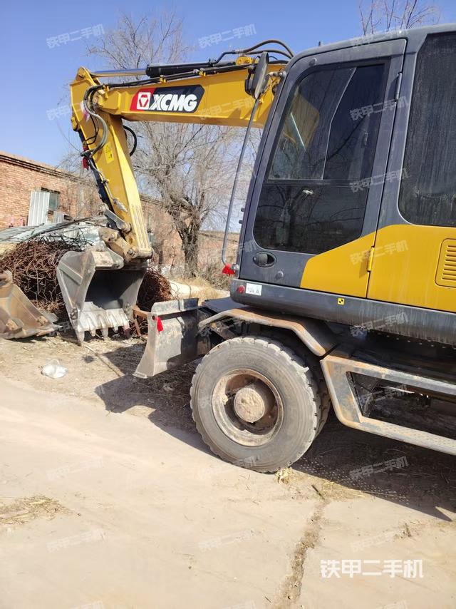 駕駛室整體（整機外觀）