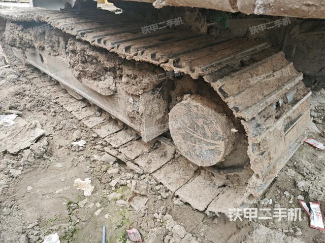 右側(cè)履帶整體(行走機(jī)構(gòu)) 右側(cè)履帶整體(行走機(jī)構(gòu))