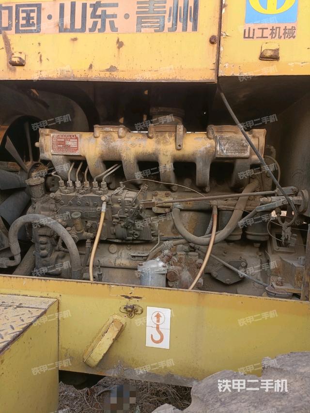 發(fā)動機左側(整機外觀及大件) 發(fā)動機左側(整機外觀及大件)