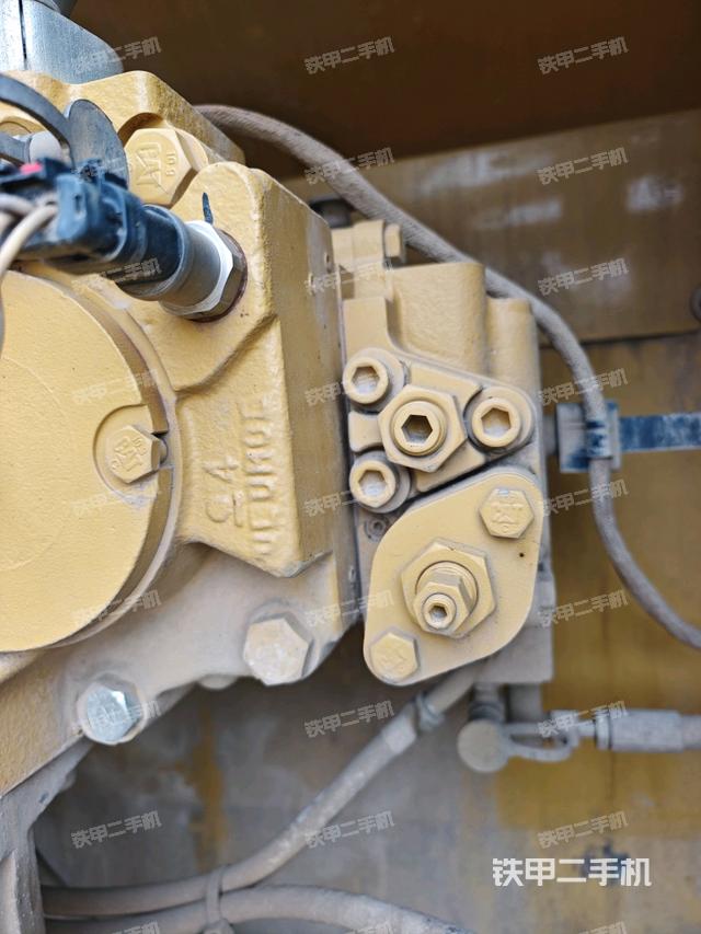 液壓泵斜45?左（大件艙室）