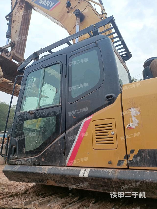 駕駛室左后45度（駕駛室部分）