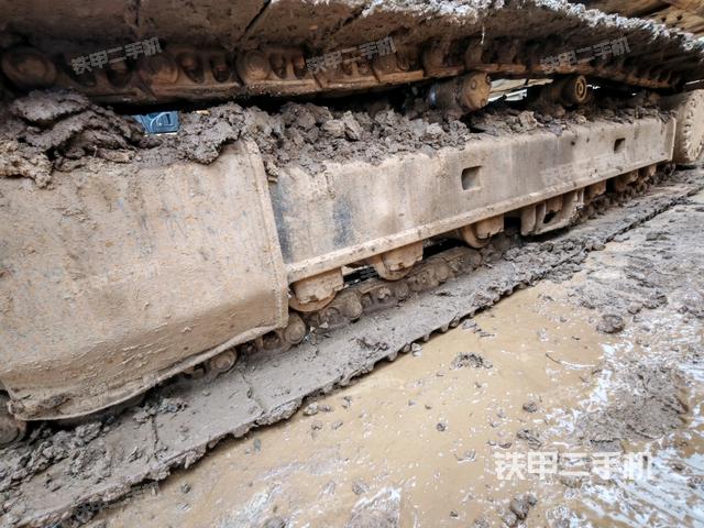 單側(cè)履帶整體(整機外觀) 單側(cè)履帶整體(整機外觀)