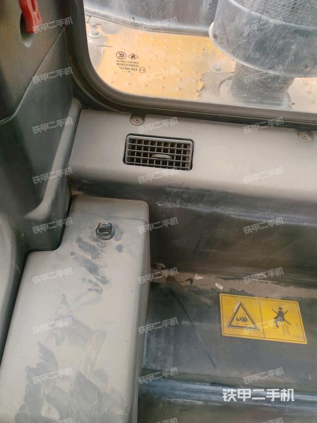 后窗玻璃角標(biāo)（駕駛室部分）