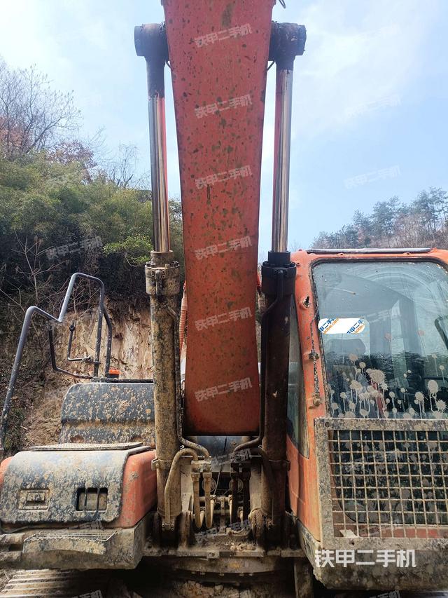 大臂油缸整體?豎拍（工作和回轉(zhuǎn)裝置）