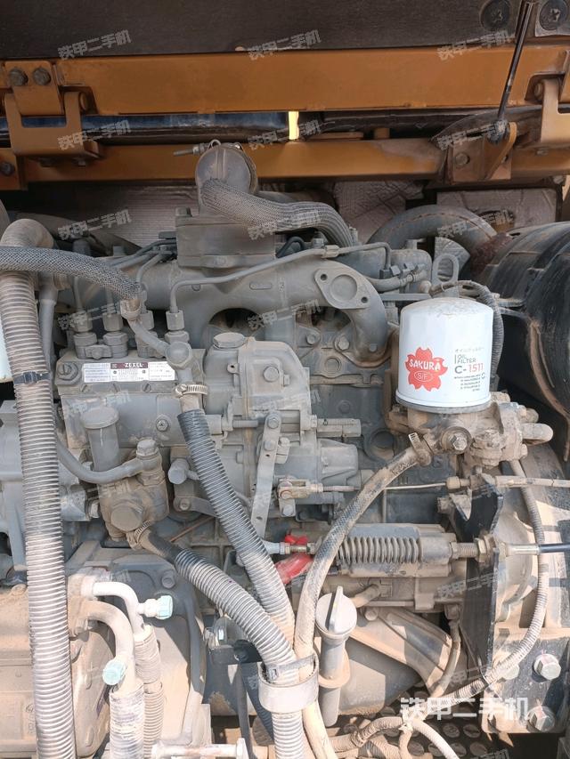 發(fā)動(dòng)機(jī)室（上車(chē)部件）