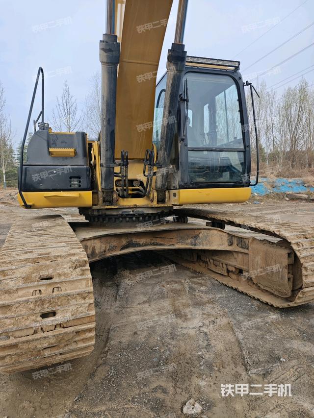 大臂油缸整體?豎拍（工作和回轉(zhuǎn)裝置）