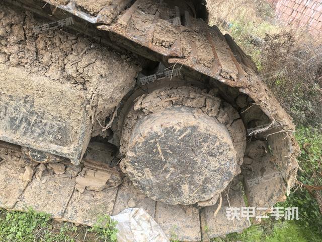 左側(cè)行走馬達蓋板(行走機構(gòu)) 左側(cè)行走馬達蓋板(行走機構(gòu))