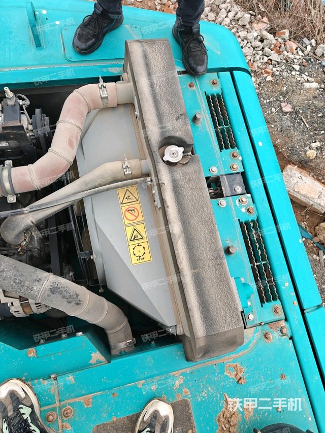 中央回轉(zhuǎn)接頭特寫(xiě)（上車部件）