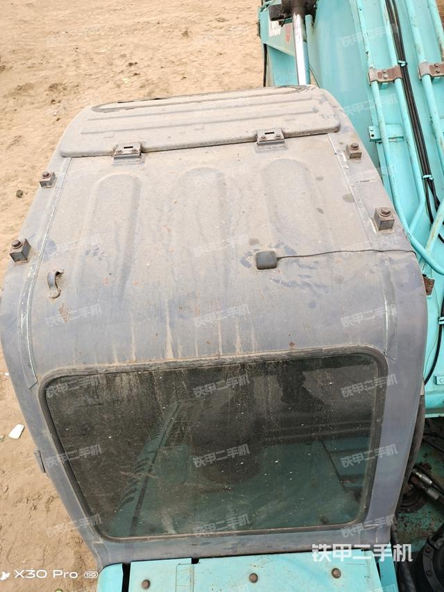 駕駛室頂部（整機(jī)外觀）