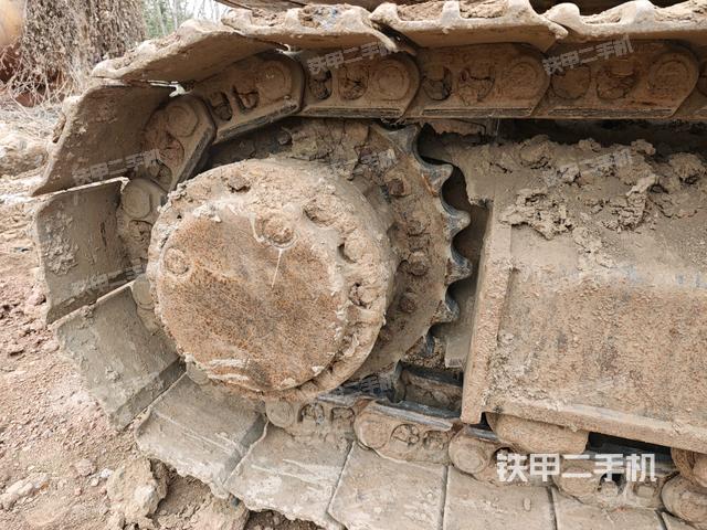 左驅(qū)動輪（行走機(jī)構(gòu)）