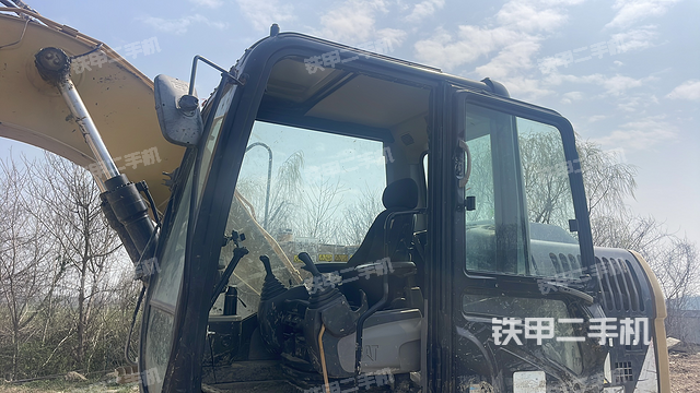 驾驶室整体（整机外观）